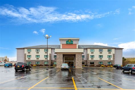 hotels in batavia ny|Top Hotels in Batavia, NY from $51 .